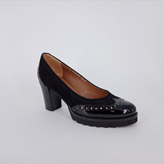 MUSELLA . Decolletè in camoscio e vernice nero -50% .