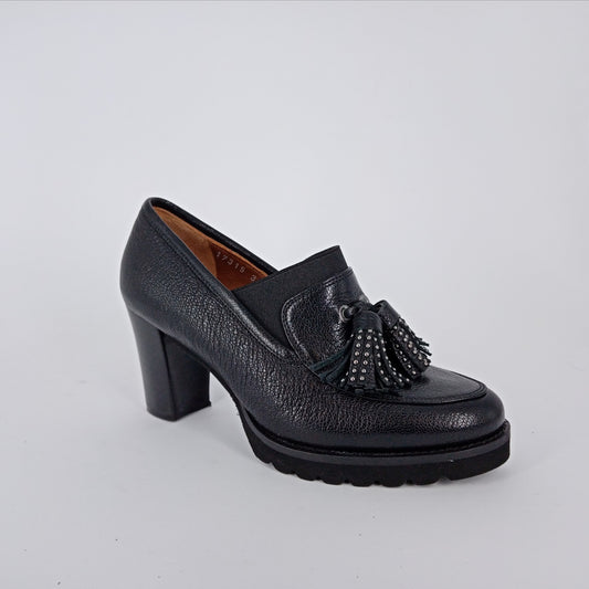 MUSELLA . Slip-on in pelle nera -50% .