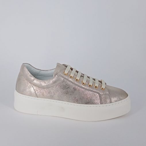 Cinzia Valle - sneakers in pelle laminata platino.