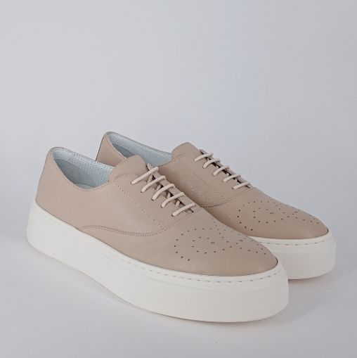 Cinzia Valle - Sneakers in pelle beige.