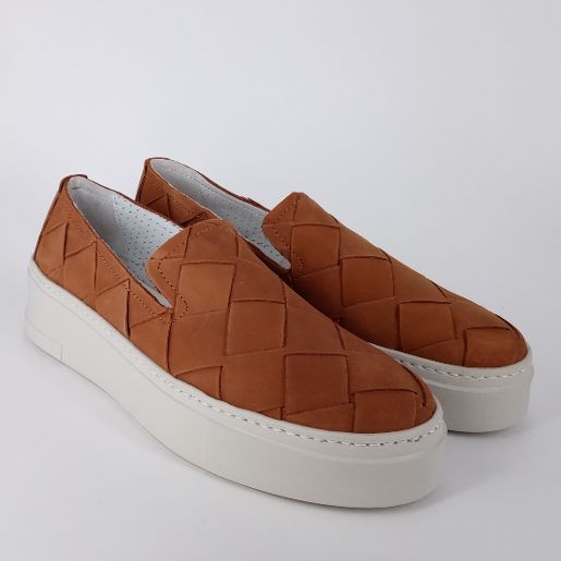 FRAU . Slip-on in nabuk intrecciato color cuoio