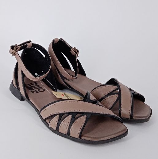 BUENO . Sandalo in pelle tortora e nero  con talloncino.
