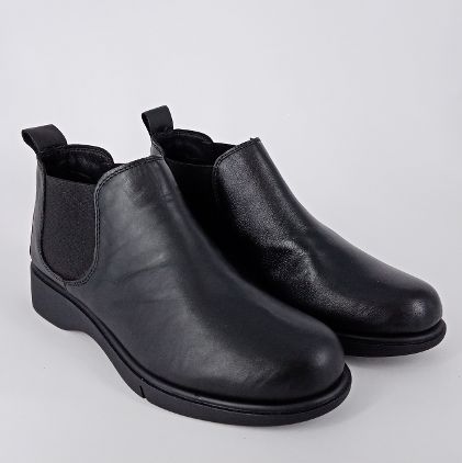 Frau - Beatles comfort in pelle nera .