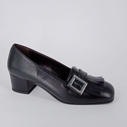 Cinzia Valle - Mocassino in pelle nera con frangia . -30%
