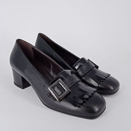 Cinzia Valle - Mocassino in pelle nera con frangia . -30%