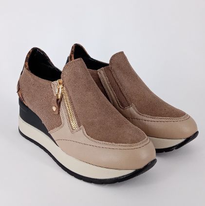 Melluso Walk - Sneakers in camoscio e in pelle beige. - 30%
