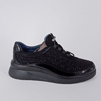 Melluso Walk - Sneakers in camoscio e vernice nera. - 30%