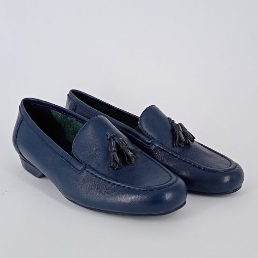 MORATTI . Mocassino in nappa blu con nappine.