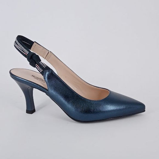 NERO GIARDINI  - Decoltè aperto dietro in pelle laminata blu . -30%